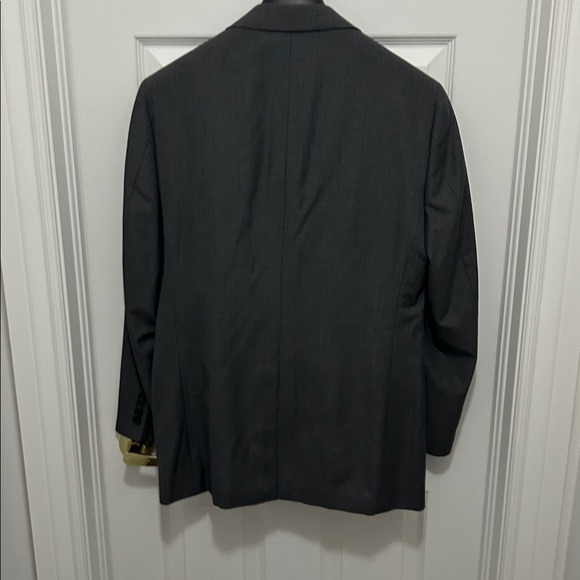 Brooks Brothers dark gray/charcoal suit - Fitzgerald cut. - Picture 4 of 4